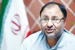 حمله یک اصولگرا به پزشکیان به خاطر حقوق هزار دلاری / اغلب ملت ایران در ۱۶ ماه ریاست‌جمهوری شما فقیرتر شدند