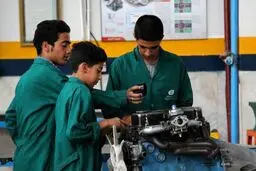 هنرستان‌ها ظرفیت ثبت‌ نام معدل‌های ۲۰ را نداشتند / بیشتر مشاغل به مدرک دانشگاهی نیاز ندارند