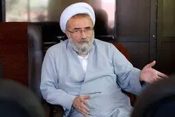 مسیح مهاجری: مسئولان و رسانه ملی توجه کنند که «دارالعباده» ایران در حال تبدیل شدن به «دارالسیاسه» است

