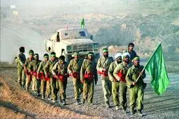 «دفاع مقدس» تنها دفاع از آب و خاک کشور نبود بلکه دفاع از جمهوری اسلامی بود

