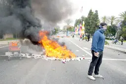 نیوسام و صادق‌خان؛ قهرمانان آشوب
