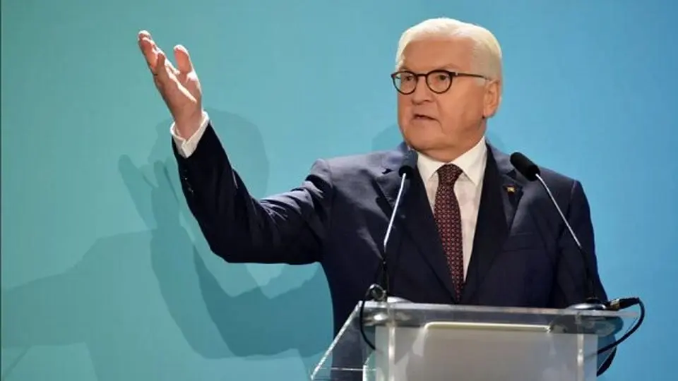 German President dissolves parliament, calls early election
