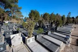 ممنوعیت نصب تصاویر بانوان غیرمحجبه روی سنگ قبر 