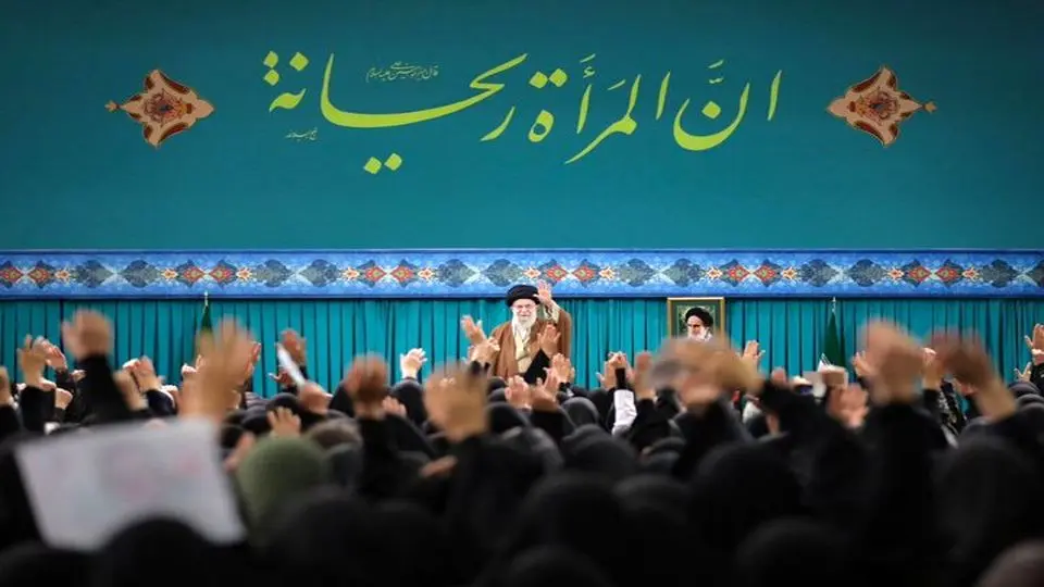 قائد الثورة الاسلامیة: منهج الحضارة الغربیة تجاه المرأة هو السعی وراء الاستغلال