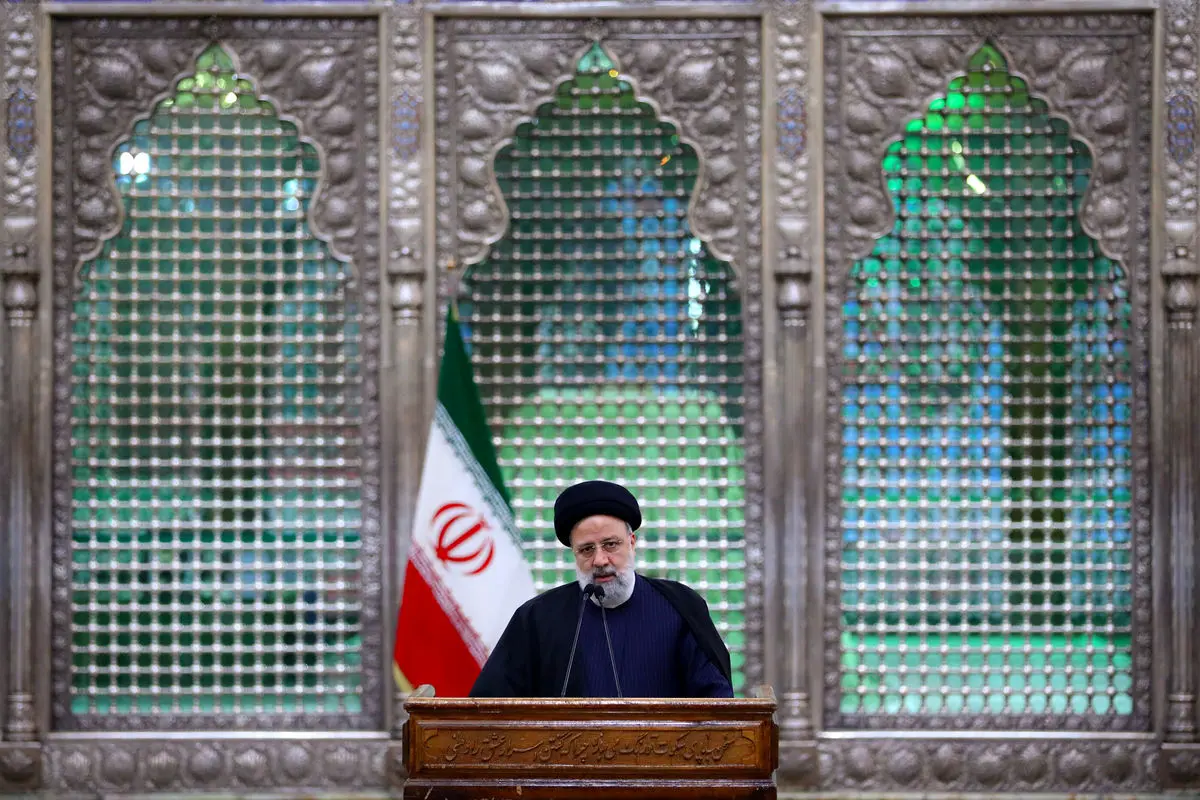 رئیسی: امام زنده است