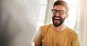 علت خنده عصبی چیست؟