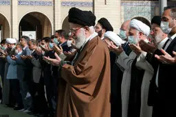 اقامه نماز عید فطر به امامت رهبر انقلاب