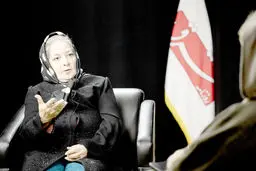 در روزنامه‌ها زنان را  به بازی نمی‌گرفتند