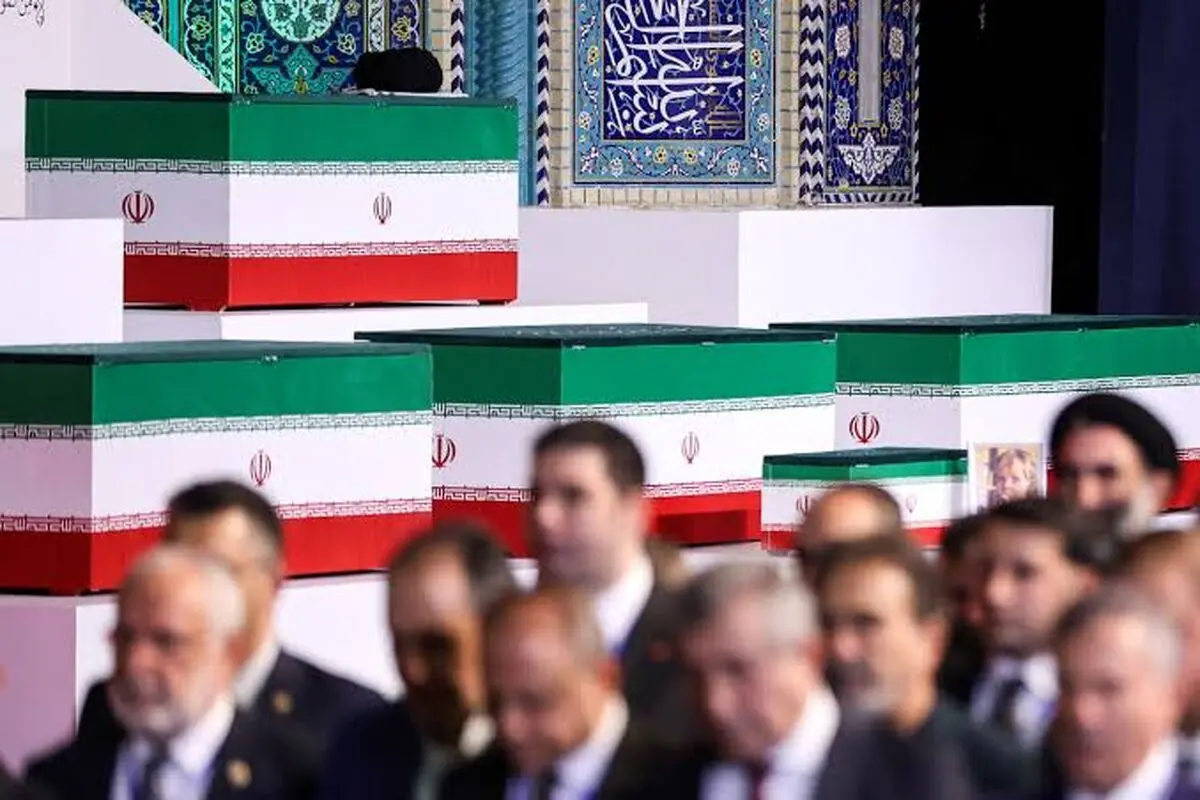 انتخاب ۴ آیه خاص برای ۴ کشور در مراسم وداع با رهبر شهید / هنگام عبور هیات پاکستانی چه آیه‌ای پخش شد؟