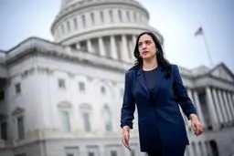 مخالفت دوباره یاسمن انصاری نماینده ایرانی کنگره آمریکا با جنگ