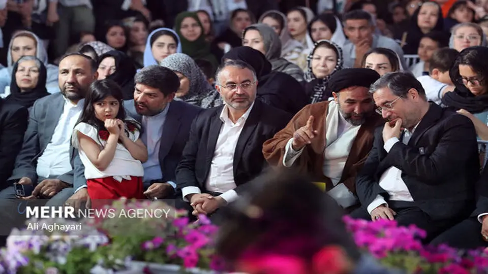 صحنههای زیبا از جشنواره گل ارومیه+ عکس