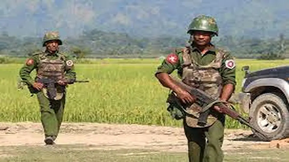  ارتش میانمار یکصد نفر را در یک روستا کشت+ویدیو