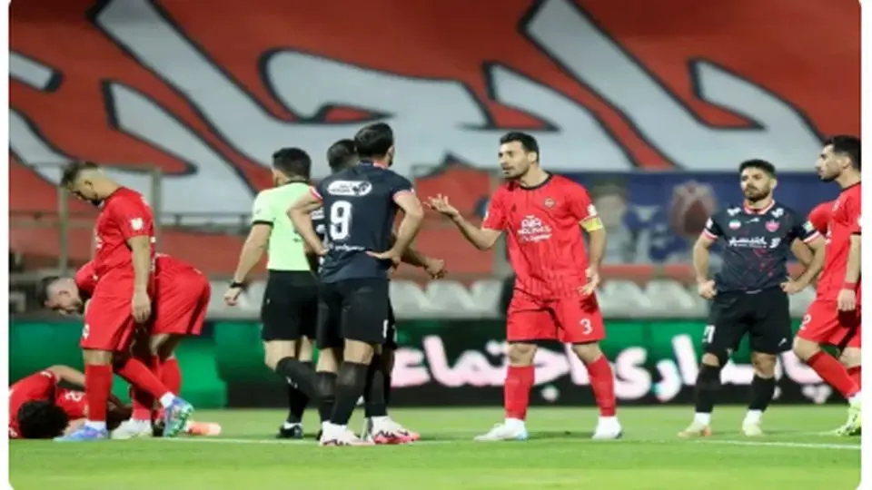 تراکتور 24 ساعت صدرنشین است