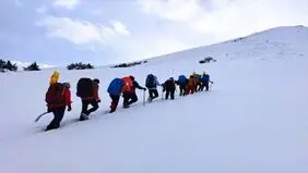 هشدار به کوهنوردان / وزش باد شدید و رگبار در کوهستان‌های کشور