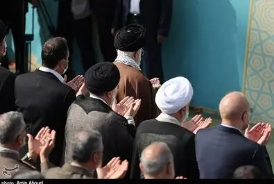 اقامه نماز عید سعید فطر به امامت رهبر انقلاب در مصلای تهران