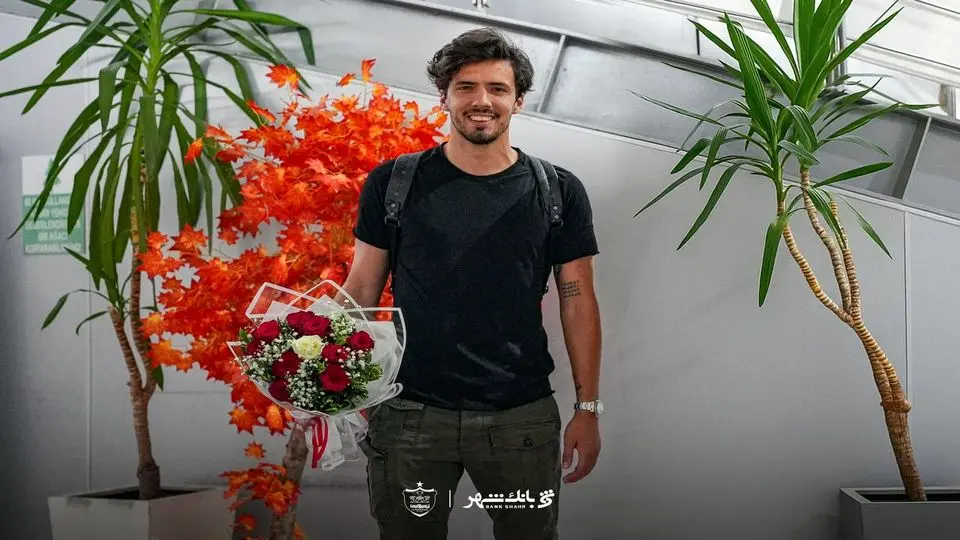 هافبک خارجی پرسپولیس به اردوی تیم آمد
