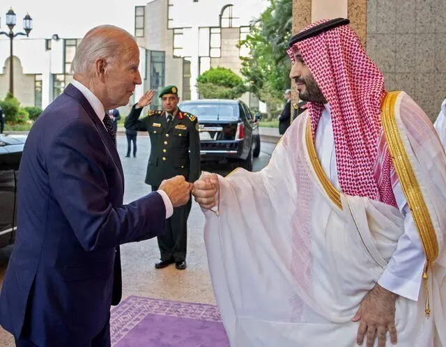 تفاوت استقبال بن سلمان از ترامپ و بایدن+ عکس