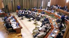 هم‌اندیشی خلوت صحن پرحاشیه