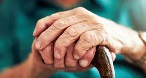 پای لرزان  نظام مراقبت از سالمندان