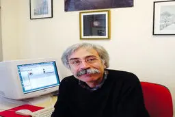 اخترشناس ستارگان و کاوشگر واژگان
