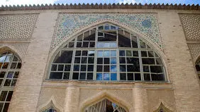 تصاویری از خسارات به تالار اشرف اصفهان در اثر حملات هوایی + عکس