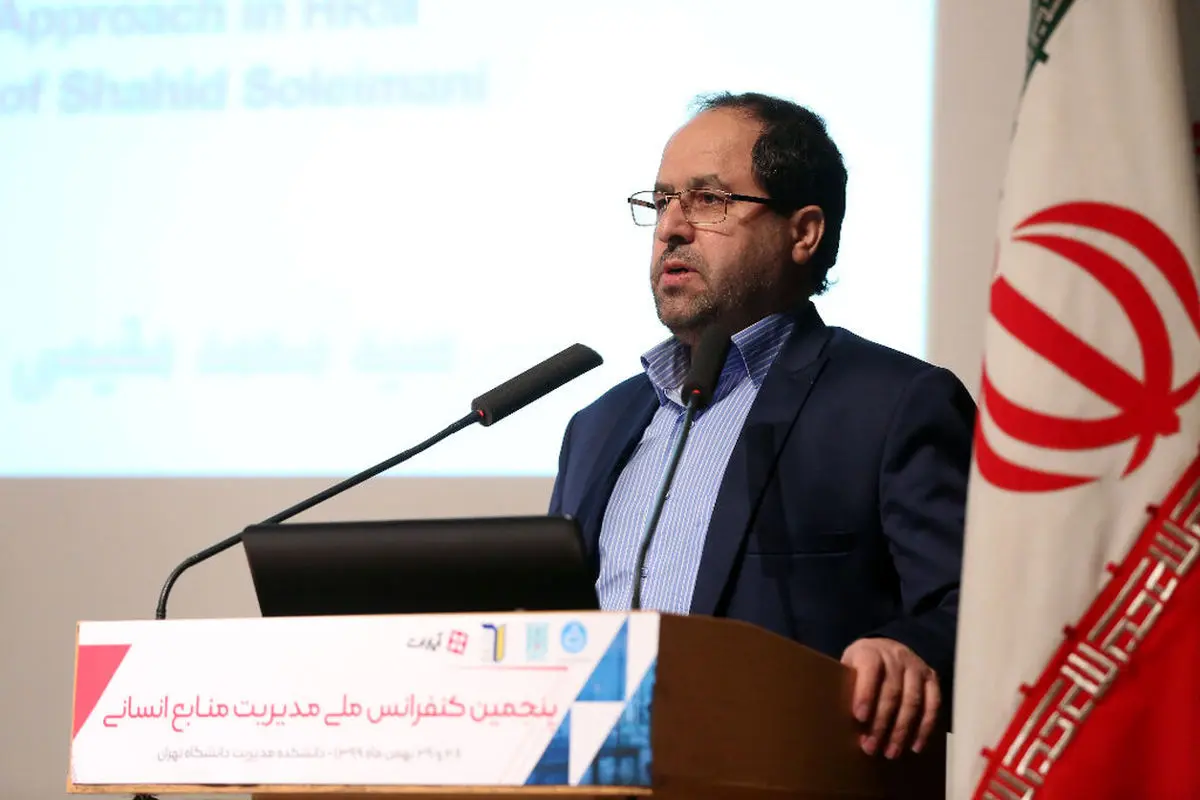 فرایند جذب یک استاد حداقل یک سال طول می‌کشد/تحت تاثیر جناح بندی‌ها و حزب بندی‌های سیاسی نیستیم