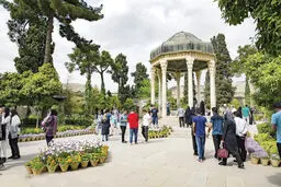 سقوط آزاد گردشگری فارس
