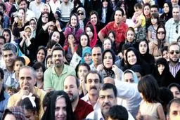 ۲۱ میلیون جمعیت جوان تا اسفند سال ۱۴۰۱/ دهه شصتی‌ها از سن جوانی گذشتند ۵ میلیون زن و ۸ میلیون مرد مجرد