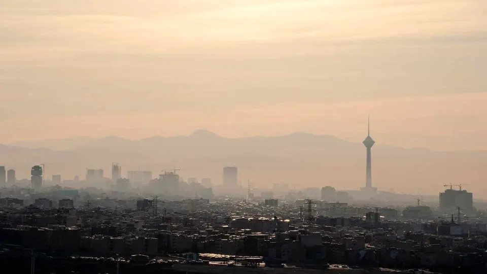کیفیت هوای تهران در وضعیت نارنجی قرار گرفت/ وضعیت « قرمز » در ۱۳ منطقه برقرار است

