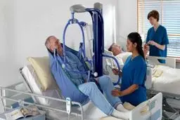 انواع خدمات حمل بیمار (از کول کردن تا آمبولانس خصوصی)