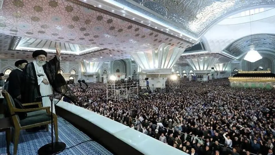 قائد الثورة الاسلامیة: الإمام الخمیني (ره)هو روح الجمهوریة الإسلامیة الایرانیة 
