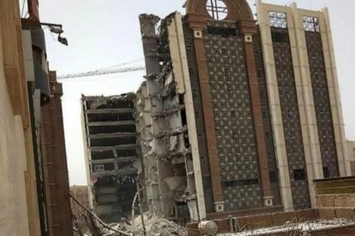 علت فوت یک زن در ریزش متروپل چه بود؟