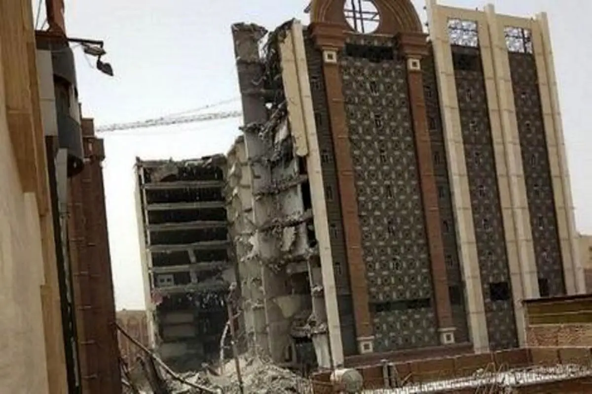 علت فوت یک زن در ریزش متروپل چه بود؟