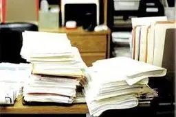گرفتار کاغذبازی اداری

