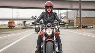 برنامه دولت برای مجوز موتورسواری و گواهینامه موتورسیکلت زنان/ ویدئو