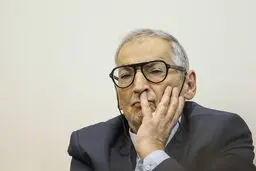زیباکلام: برغم گستردگی حملات و شهادت رهبر انقلاب هیچ علامتی از اینکه نظام سقوط کند یا در حال سقوط باشد نیست