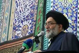 امام جمعه ورامین: برخی زنان و دختران هزینه گزافی صرف آرایش، کاشت ناخن و عمل بینی می کنند، اینها چه سودی دارد؟