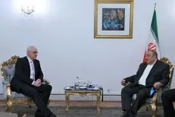 ایران تؤکد على تعزیز التعاون مع سلوفاکیا