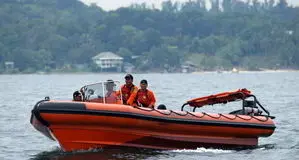 واژگونیِ یک قایق حامل صدها مهاجر در آب‌های مالزی

