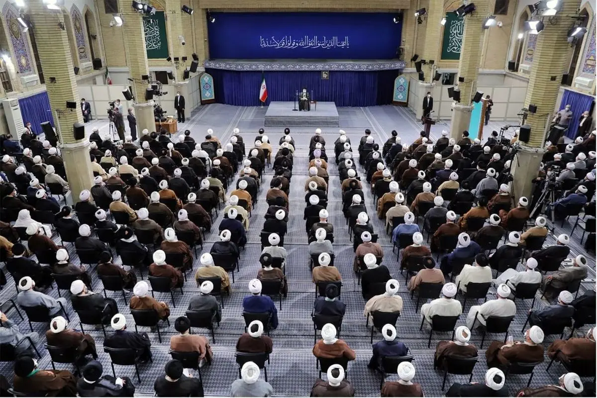 نماز جمعه یک فریضه صد درصد استثنایی است