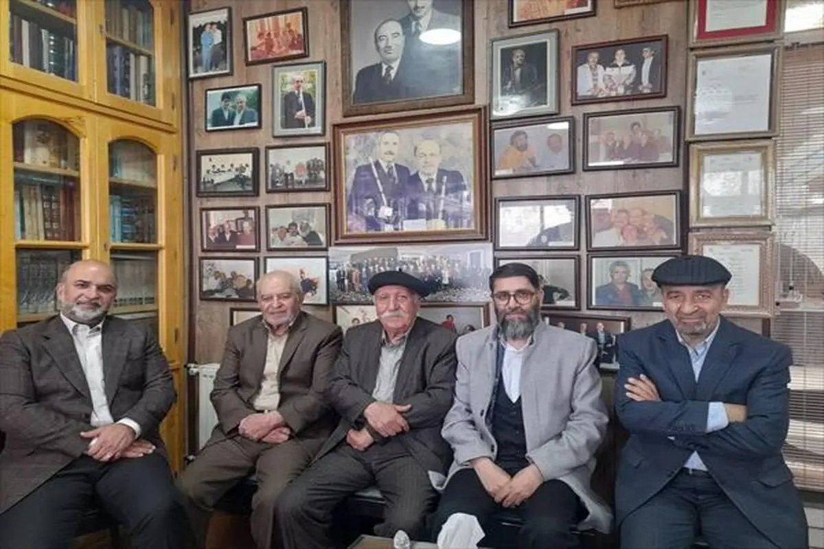 دیدار عیدانه مدیرعامل صندوق اعتباری هنر با دو هنرمند نامدار و پیشکسوت عرصه موسیقی و خوشنویسی در نجف آباد