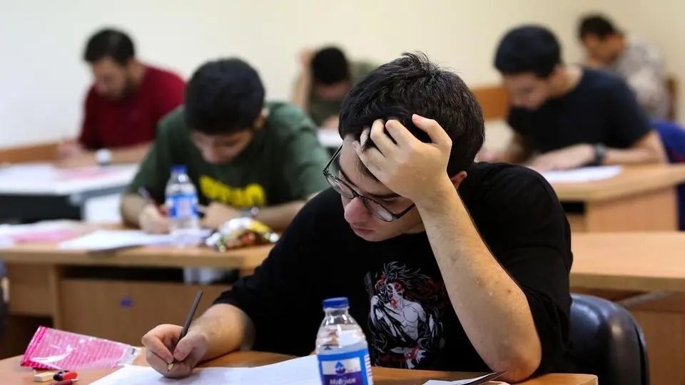 آیا سوالات کنکور خارج از کتاب درسی است؟ 