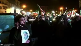 احمد خمینی در تجمع دیشب میدان انقلاب تهران دیده شد + عکس