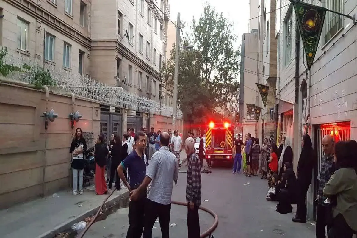 جزئیات آتش‌سوزی در مجتمع مسکونی خیابان پاسدار + عکس 
