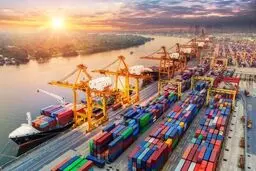 پهلودهی نخستین شناور کالای اساسی در بندر شهید رجایی