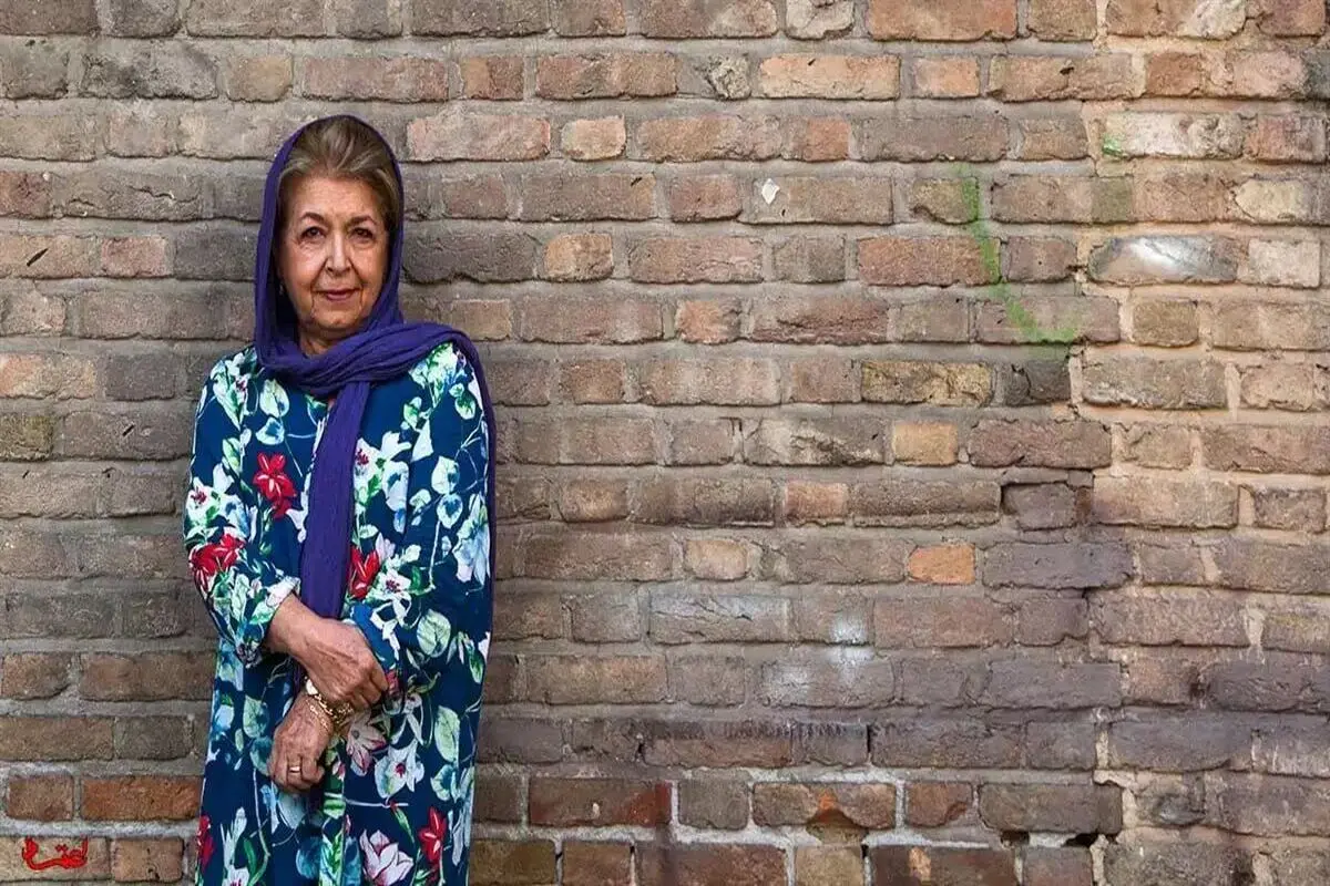 لیلی گلستان: ۳۸ بار برای توضیح  به ارشاد خواسته شدم / این روزها گریه می‌کنم و اشکم سرازیر می‌شود/  دلم برای ملت‌مان می‌سوزد
