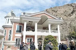 گزارش روزنامه همشهری از هزینه بالای تخریب ابرویلای لاکچری در جاده چالوس