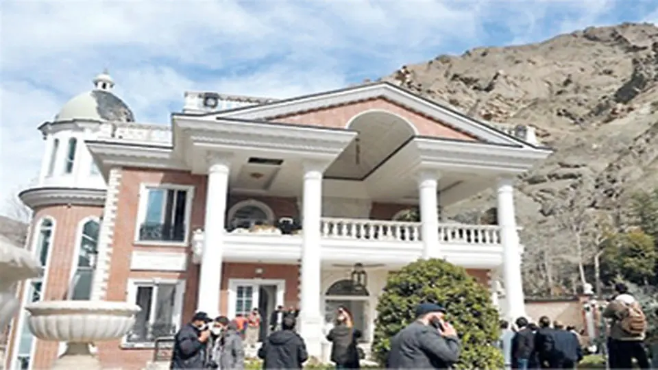 گزارش روزنامه همشهری از هزینه بالای تخریب ابرویلای لاکچری در جاده چالوس