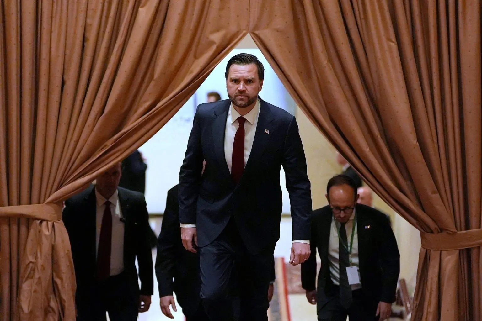 ولی نصر: ایران ممکن است به تلاش ونس برای جلوگیری از جنگ دوباره بدبین باشد/ در دور قبل ونس مذاکره کرد، اما روبیو مسئول اجرای تفاهم‌نامه شد