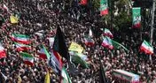 تصاویری دردناک از مراسم تشییع و تدفین پیکر ۱۵ شهید خانواده تقی‌زاده در کرج
